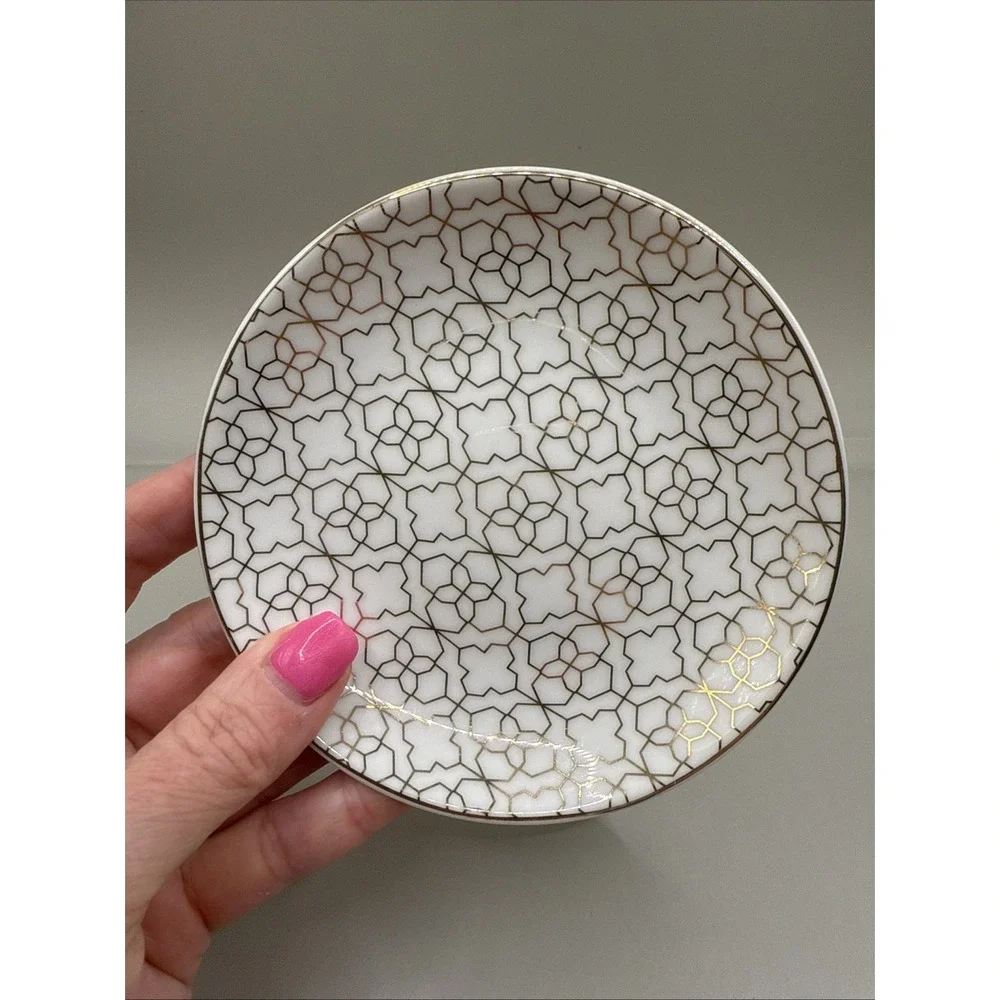 Kendra Scott Gold Filigree Ceramic Ring Holder Jewelry Trinket‎ Dish 4.5
